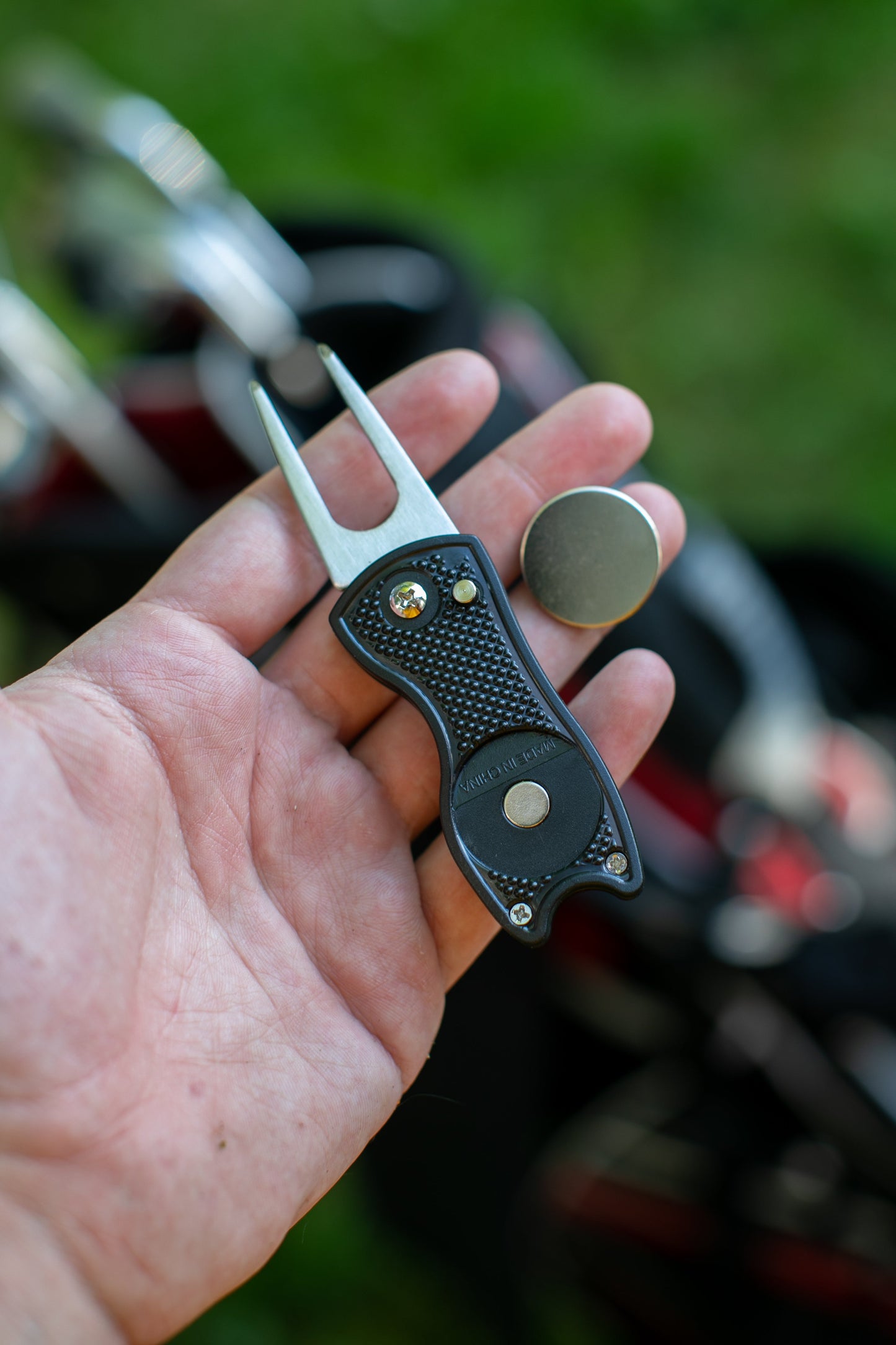 Foldable Divot Tool + Ball Marker